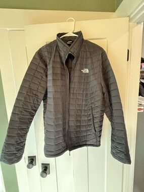 The North Face Men’s Gray Quilted Puffer Jacket